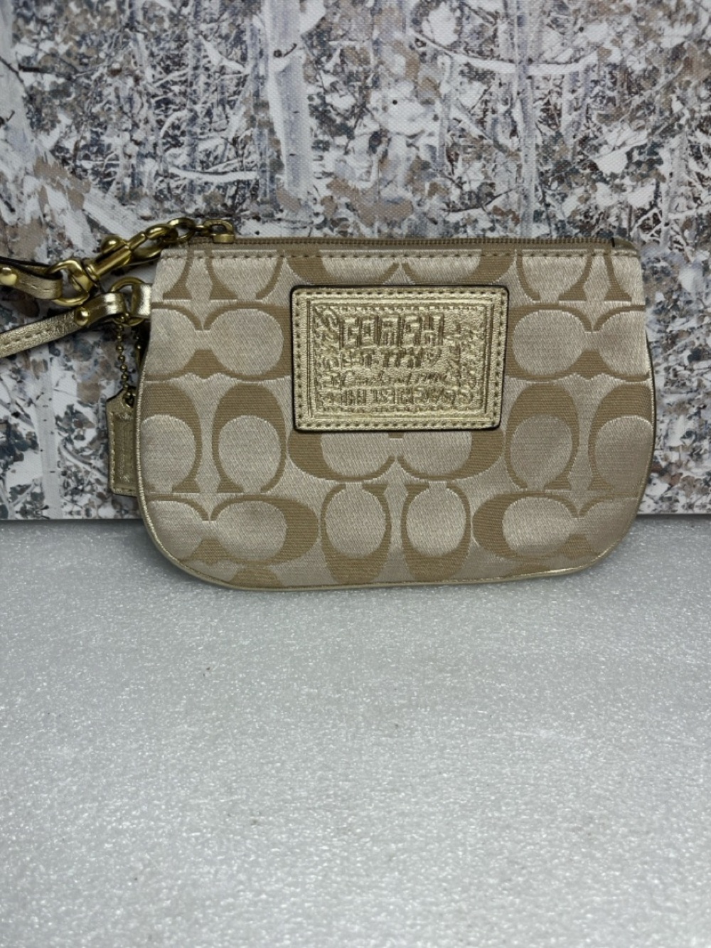 Coach Poppy Signature C Print Wristlet